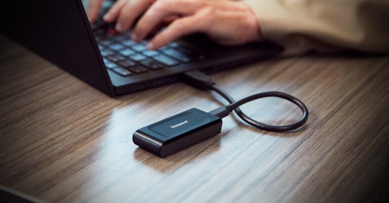 Kingston XS1000 External SSD (4)