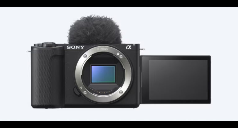 Sony ZV-E10 II camera and E PZ 16-50mm F3.5-5.6 OSS II kit lens featured